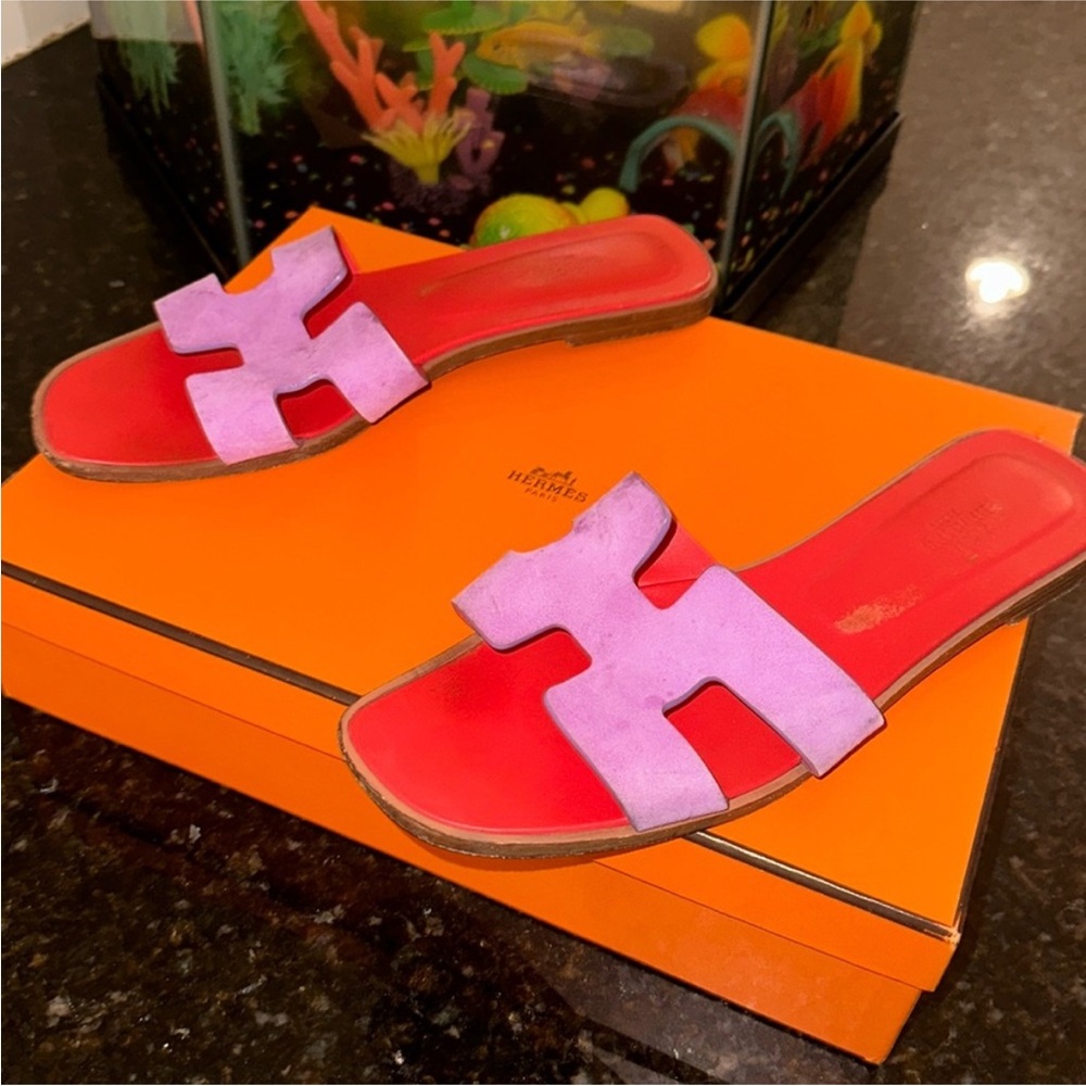 100% Authentic Hermes Women Sandals Size 42
Comes With Original Box & Dustbags .